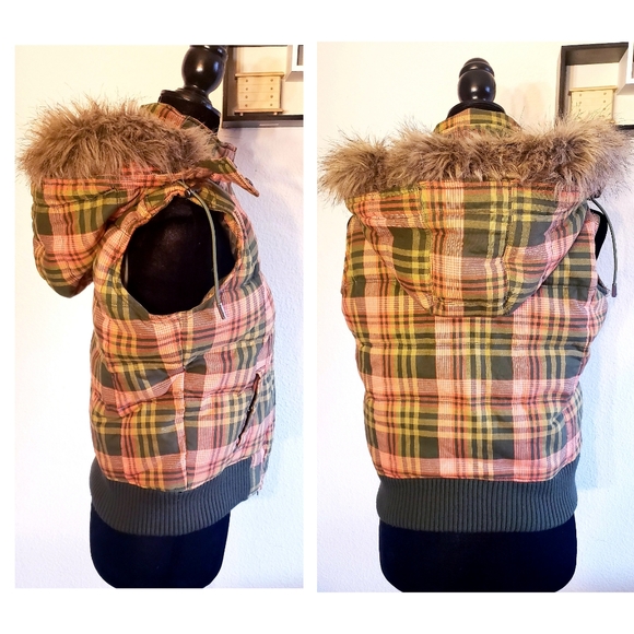 NWOT Privacy Plaided Fur Hoodie Vest - Picture 2 of 3